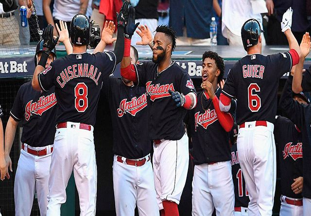 Cleveland viajara al Fenway Park con ventaja 2 a 0