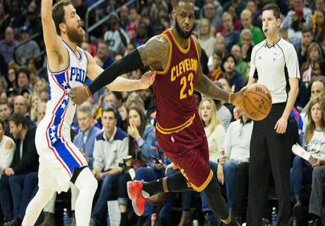 Lebron James logra otro triple doble