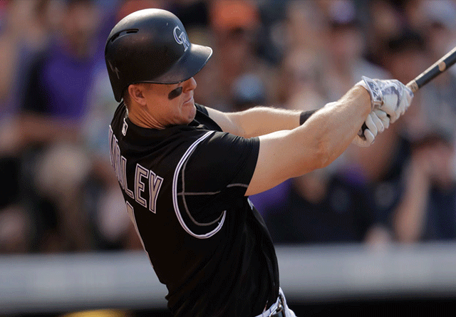 Gigantes de San Francisco acuerda contrato con Nick Hundley