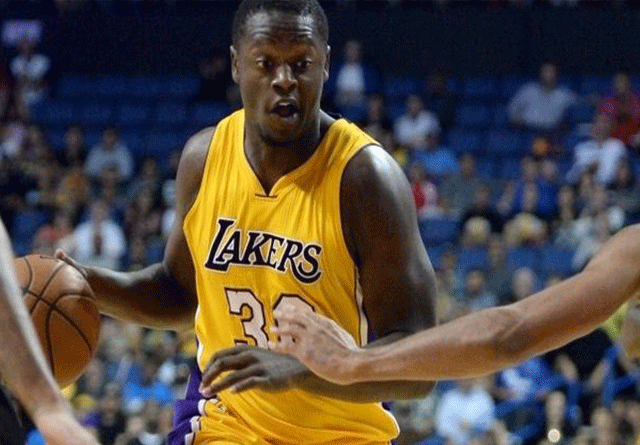 Julius Randle supera su neumonía