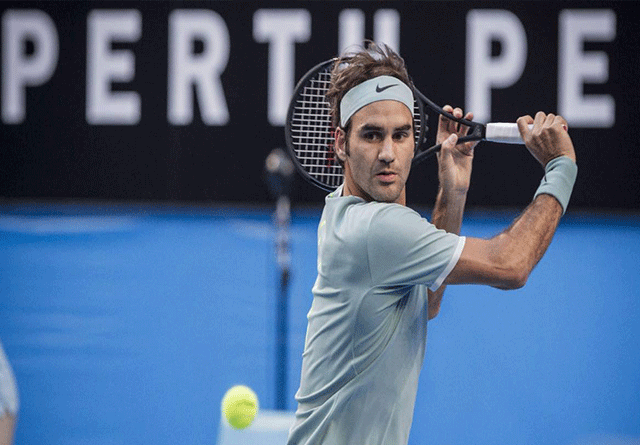 Roger Federer regresa a las canchas tras seis meses