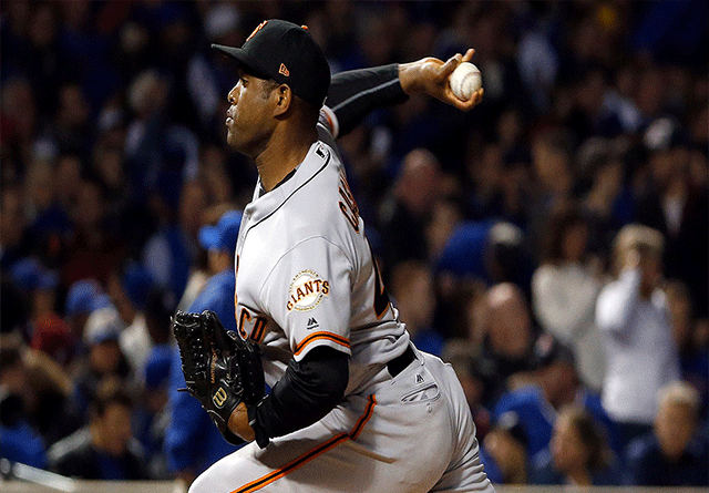 Santiago Casilla acuerda con Oakland