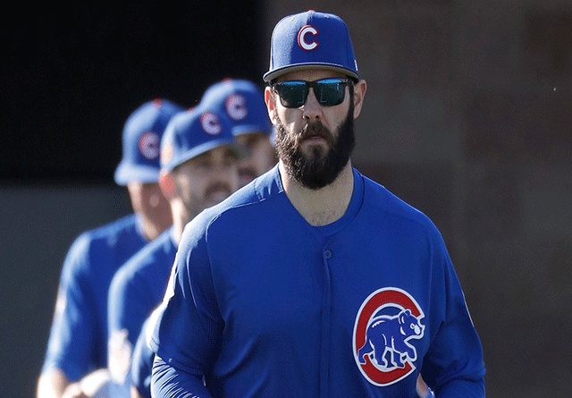 Jake Arrieta espera permanecer con Chicago