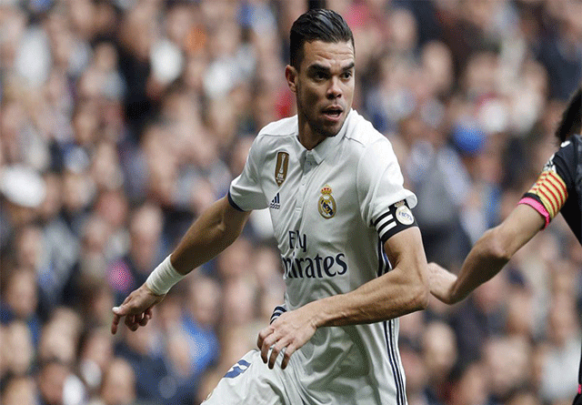 Pepe duda en irse a China