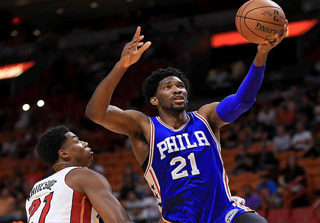 Joel Embiid estará fuera por el resto de la temporada