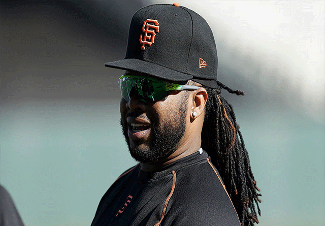 Johnny Cueto en duda si lanzara en el Clásico