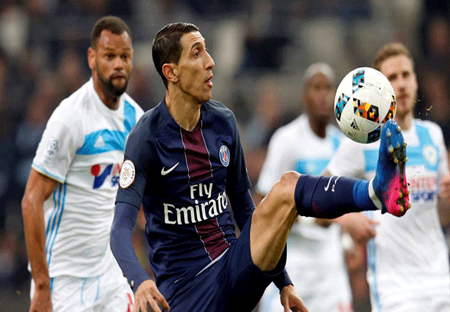 Unai Emery ira con todos sus jugadores al duelo ante Barcelona