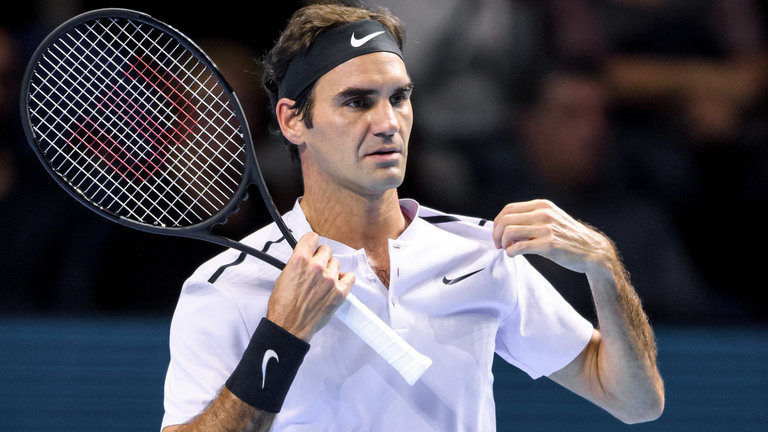 Roger Federer tiene gran debut en casa