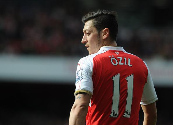 Mesut Ozil da sus motivos para renovar con el Arsenal