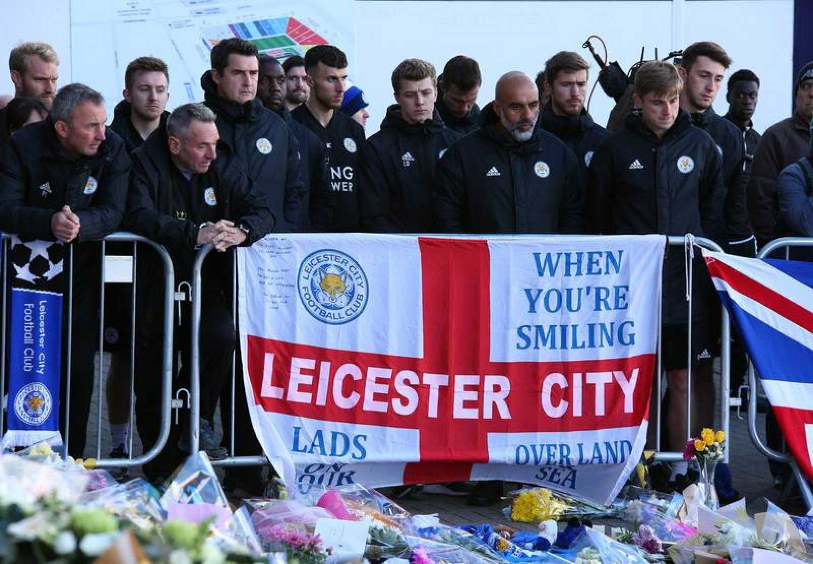 Rinden homenaje al presidente del Leicester fallecido en accidente aéreo