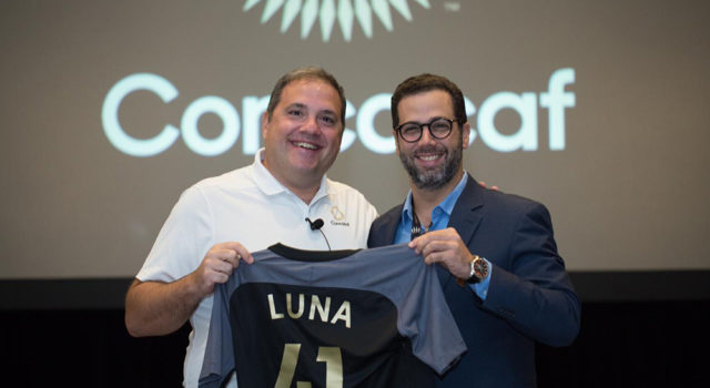 Manuel Luna recibe planes de desarrollo de la Concacaf