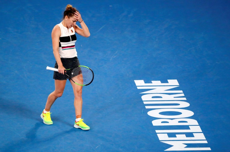 Tenista Simona Halep avanza a la tercera ronda del Abierto de Australia con dificultades