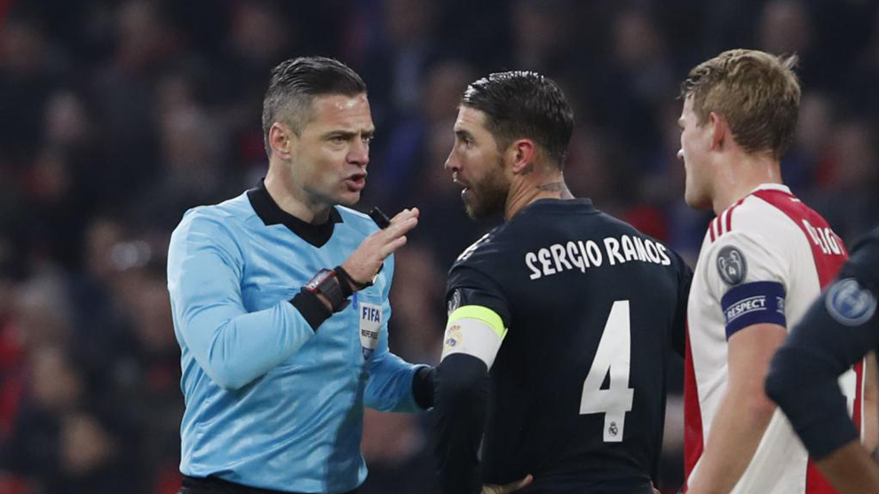 UEFA investiga al futbolista Sergio Ramos por posible tarjeta intencional