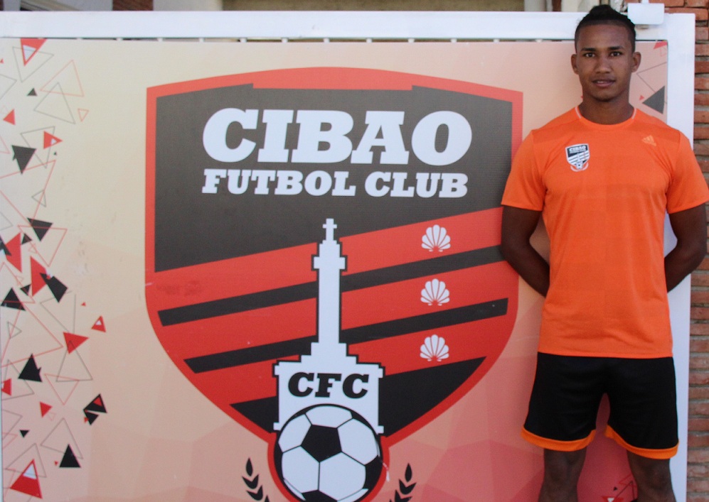 Cibao FC anuncia la firma del defensa central Ismael Diaz