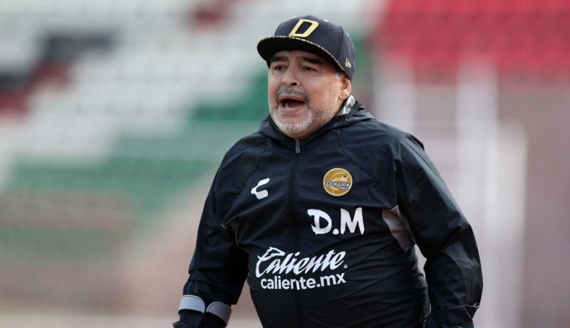 Suspendes por segunda ocasión al entrenador Diego Armando Maradona