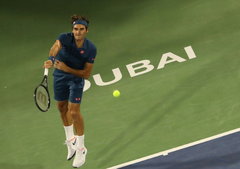 Roger Federer buscará su título 100 en la final de Dubái contra Stefano Tsitsipas