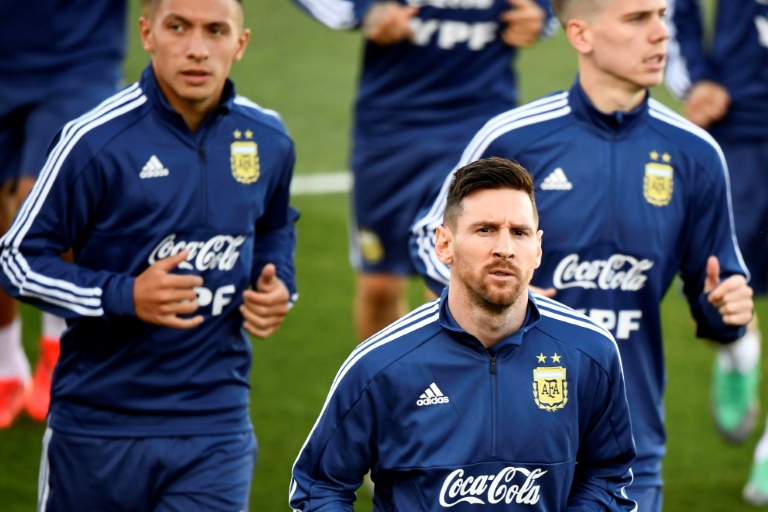 Lionel Messi centra la atención en el primer entrenamiento de Argentina en Madrid