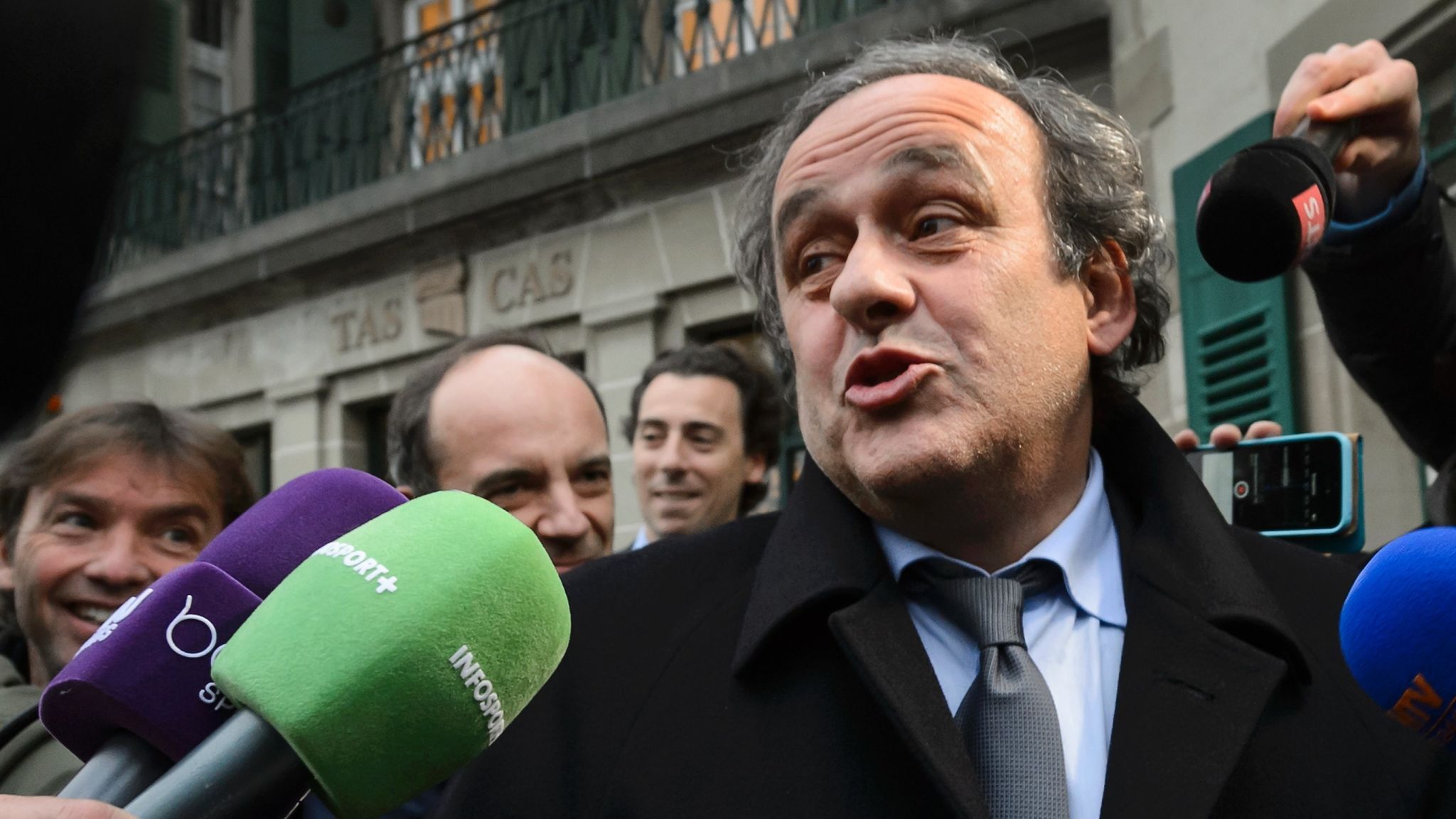 Detienen al expresidente de la UEFA Michel Platini en Francia acusado supuestamente de corrupción