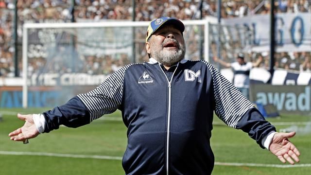 Diego Maradona renuncia como entrenador de Gimnasia y Esgrima La Plata