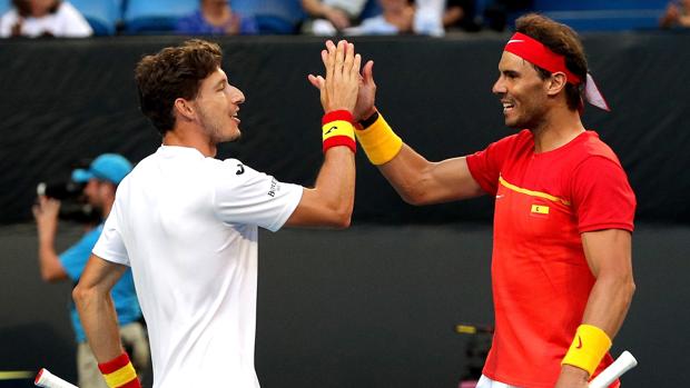 Tenistas Rafael Nadal y Pablo Carreño vencen en dobles a Japón en Copa ATP