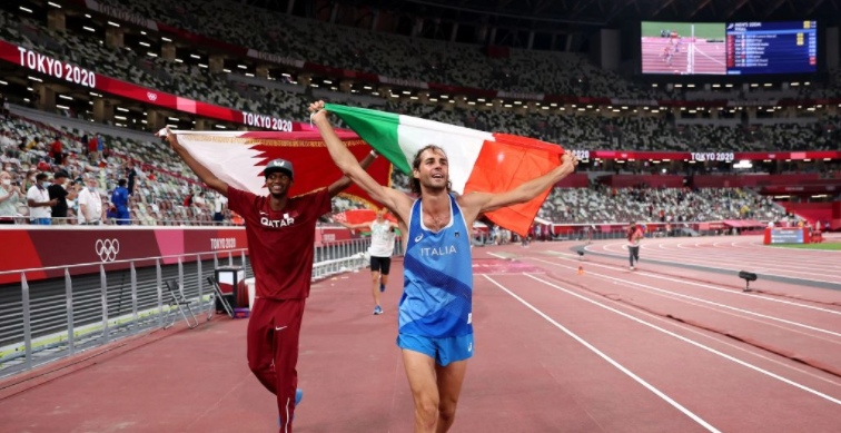 Los atletas Gianmarco Tamberi y Mutaz Barshim comparten medalla de oro