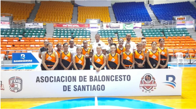 La Liga Independiente se proclama campeón del torneo Minibasket Femenino de Santiago y se lleva la gran Copa Banreservas