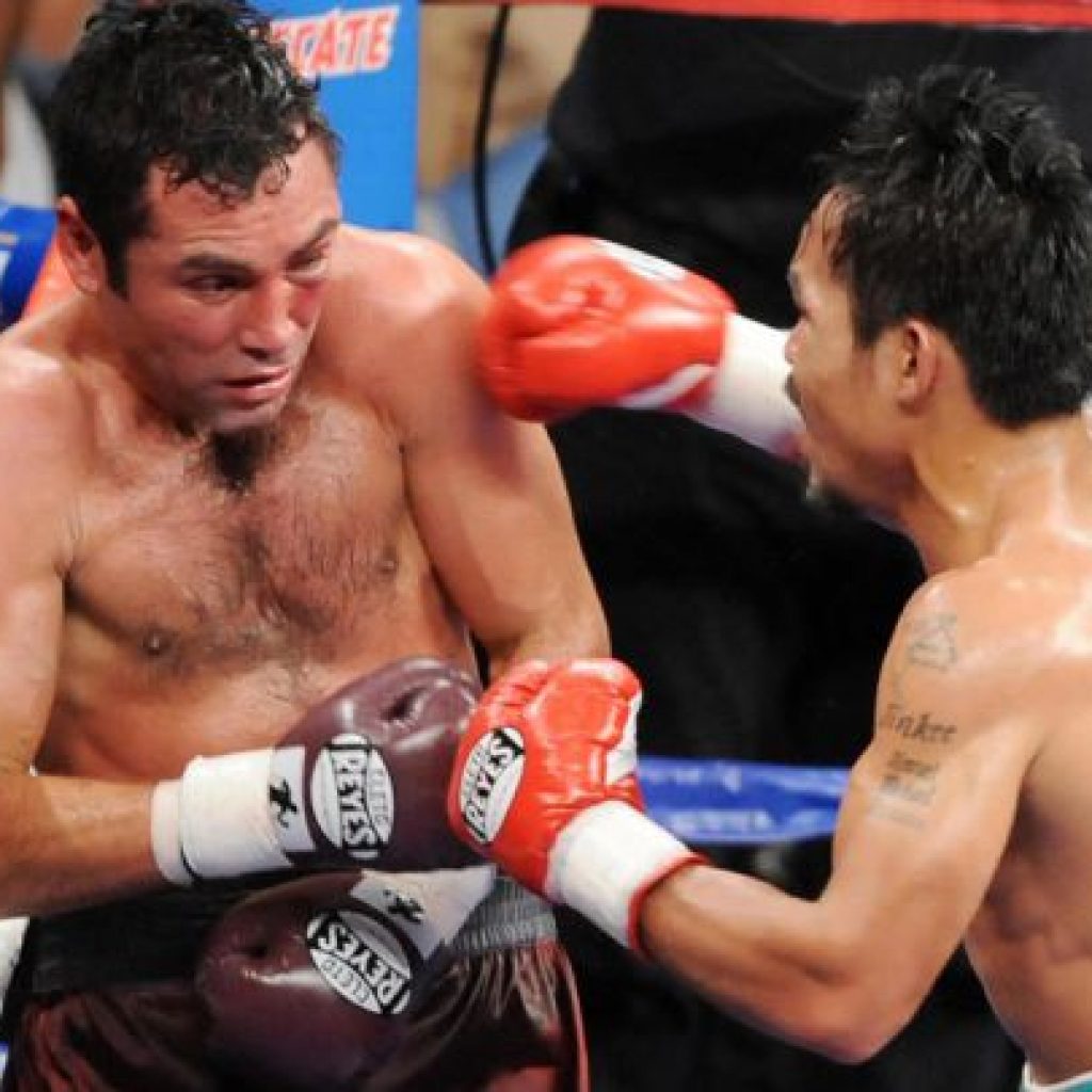 Óscar de la Hoya recibe golpe de Manny "PacMan" Pacquiao en su pelea de diciembre del 2008