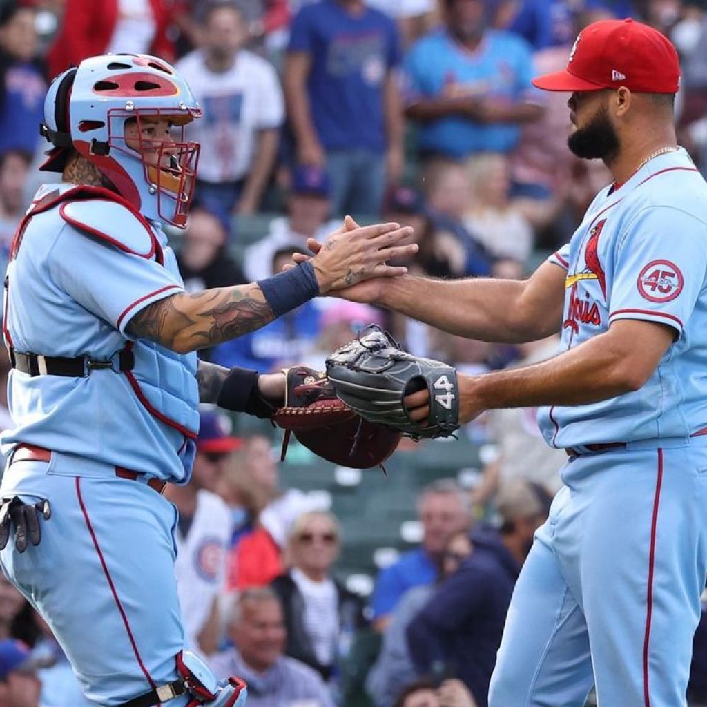 Cardenales fijan récord con 15 triunfos al hilo