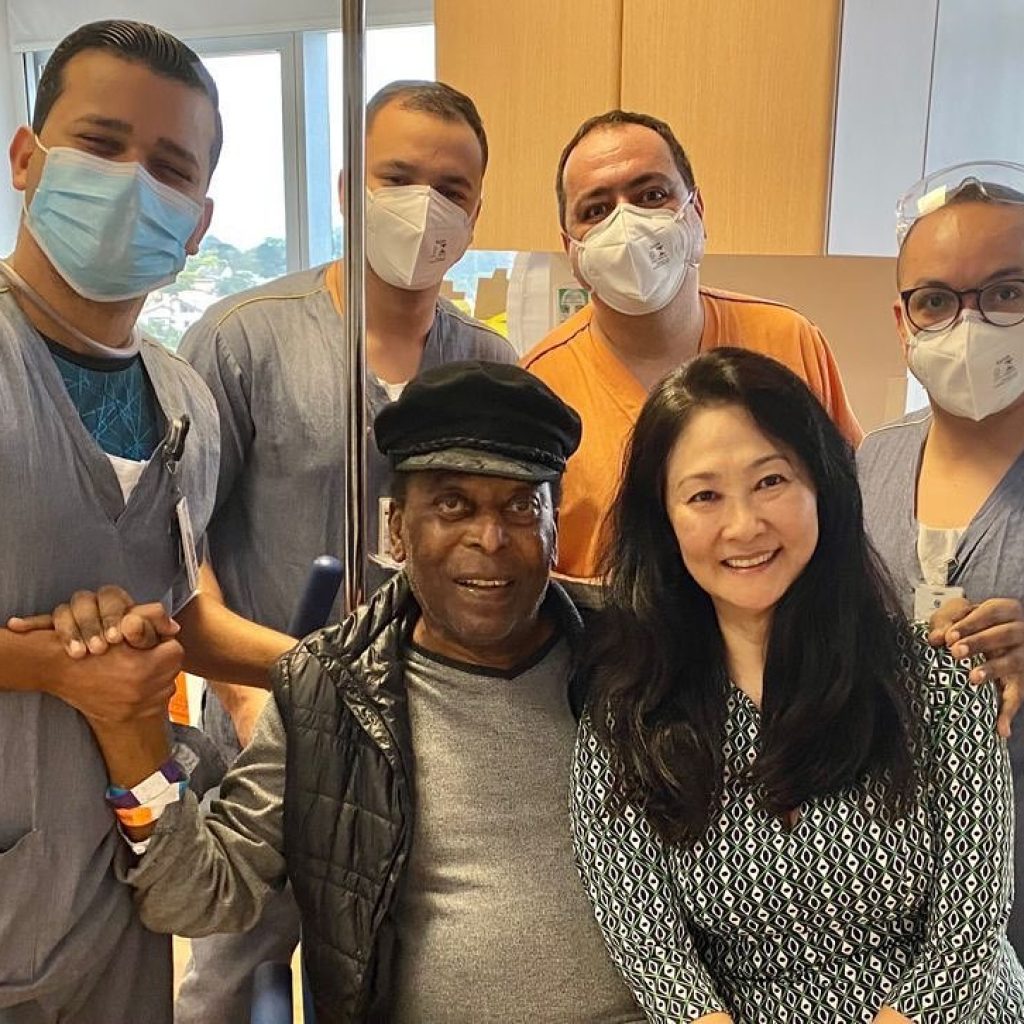 Pelé recibe el alta tras un mes hospitalizado por un tumor en el colon