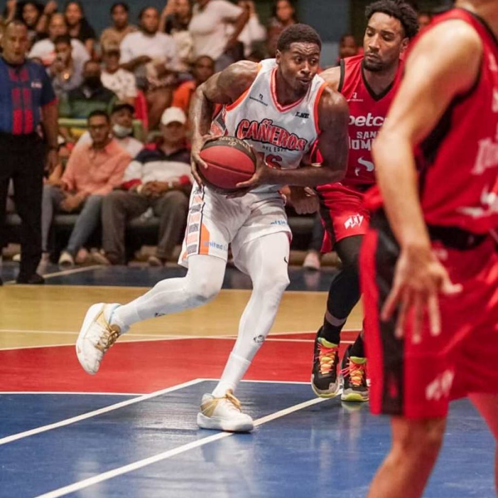 Leones Versus Cañeros