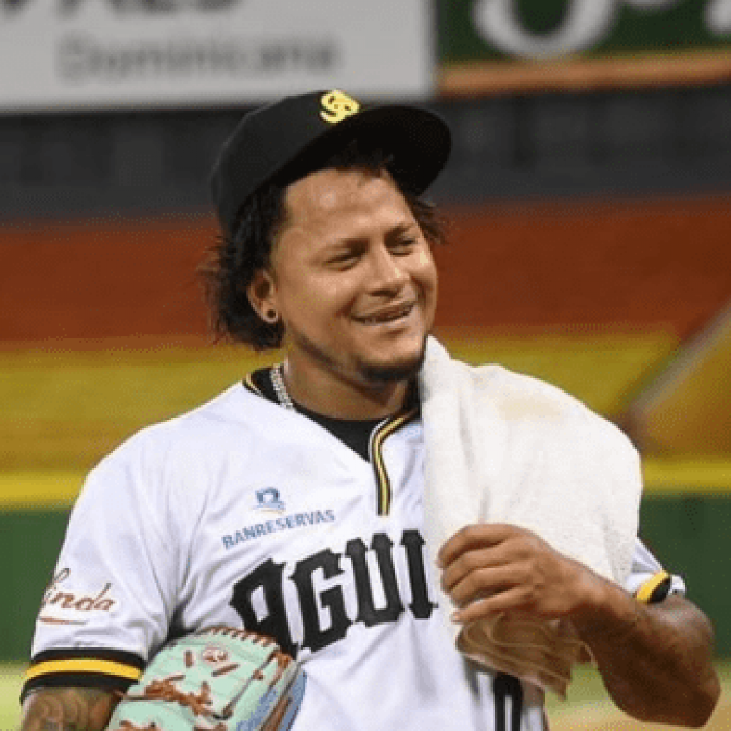Carlos Martínez lanzará en noviembre con Águilas