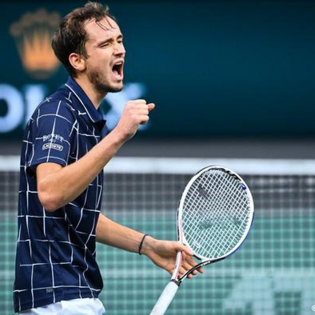 Medvedev, dos de la ATP, retará Rublev en una exhibición en Ciudad de México