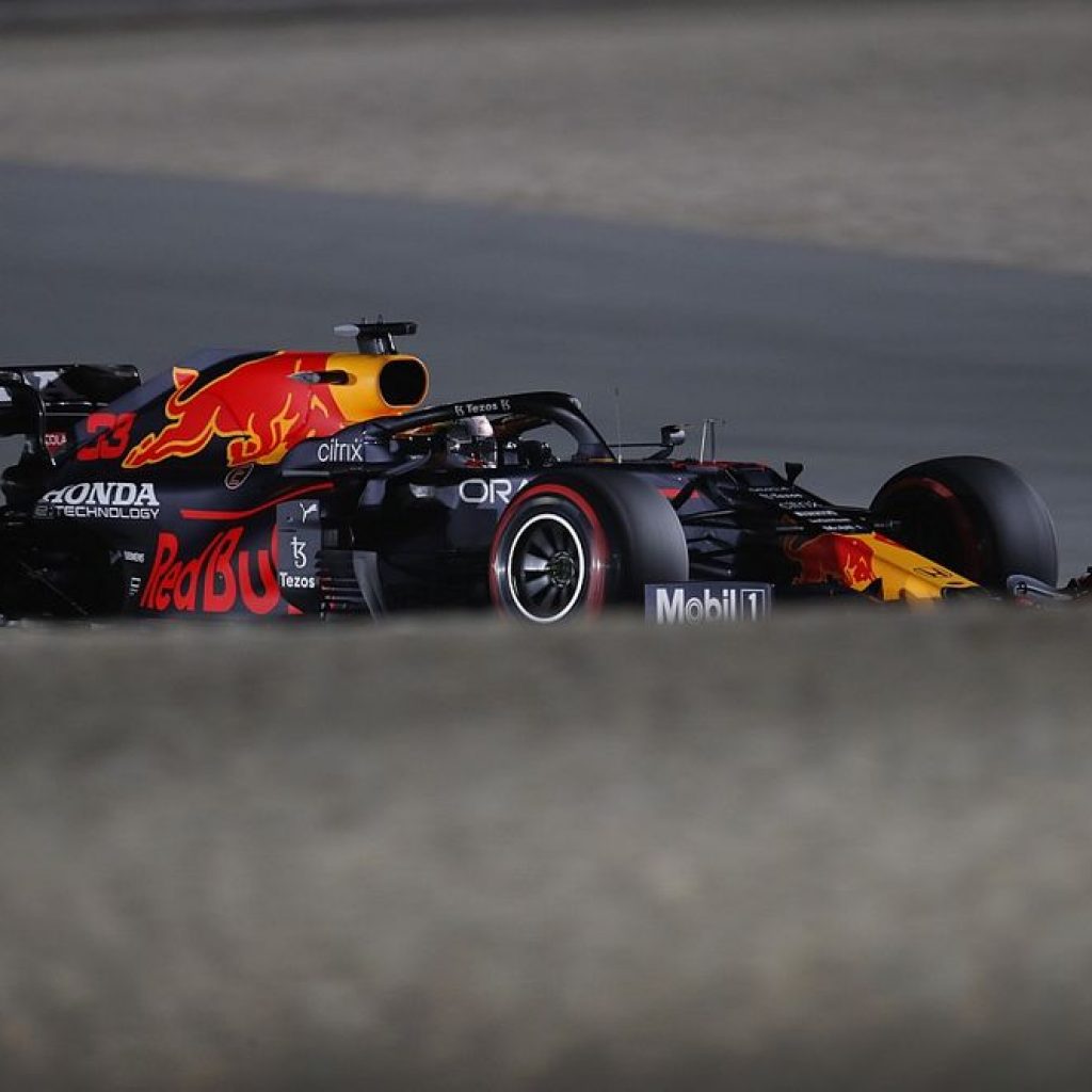 Verstappen sancionado con 5 puestos, sale séptimo en Qatar
