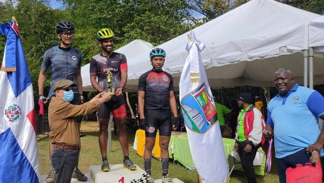 La Copa Ciclística ¨Mountain Bike¨ en SDE contó con más de 80 participantes