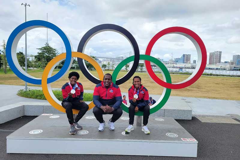 También fueron parte del equipo que ganó la presea de plata en el relevo 4X400 mixtos. “No me gusta mezclar las cosas personales con las redes, pero siento un dolor tan grande de que todo se vea bien en la redes, cuando la realidad es otra, aún con resultados”. Añadió Paulino.