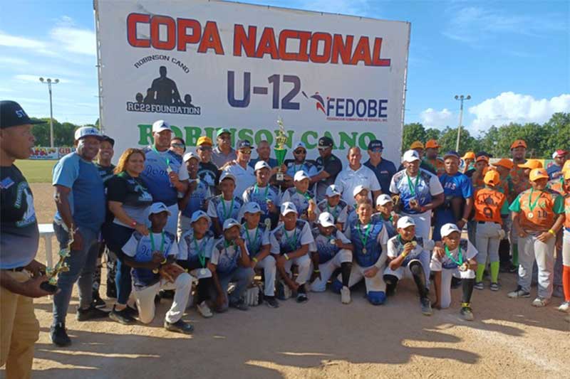 Bani se corona en nacional de béisbol U-12