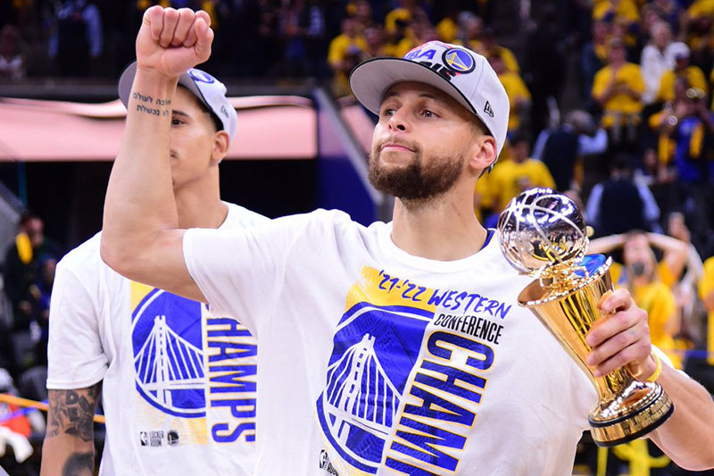 Stephen Curry, el primer ganador del trofeo Magic Johnson