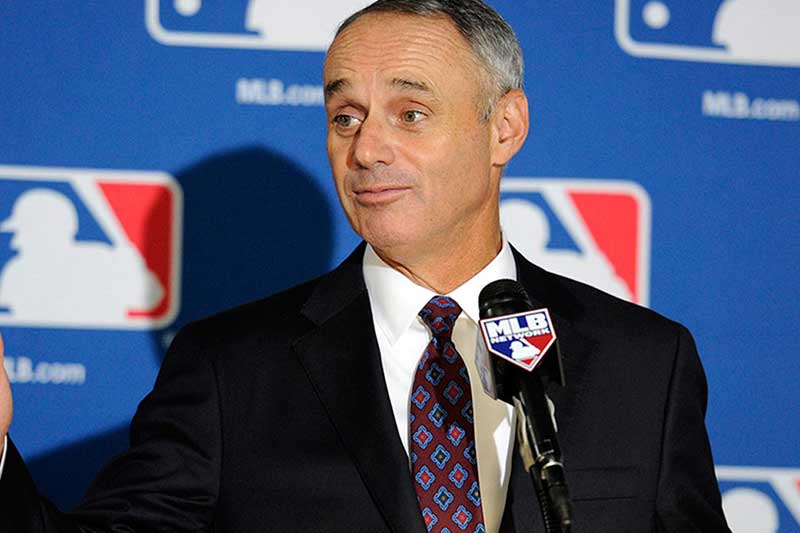 Manfred habló sobre casos de Tampa y Oakland