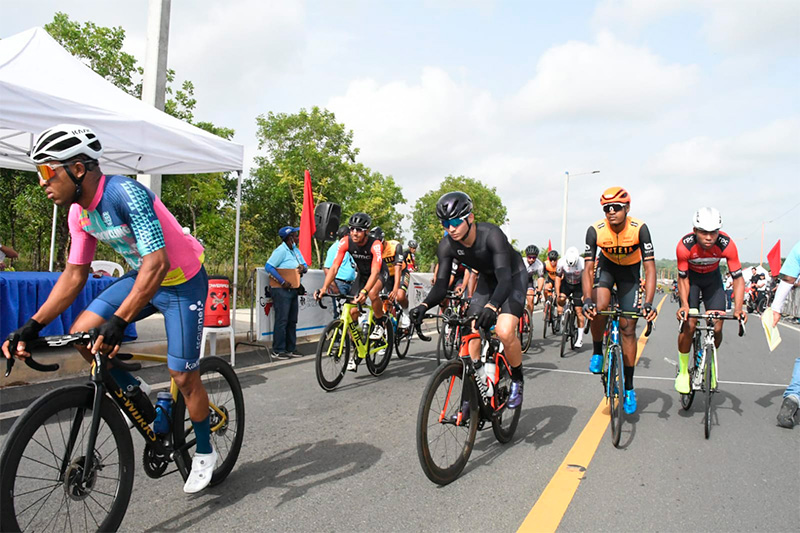 Juana Fernández y Jesús Ronniel Marte se campeones de ciclismo