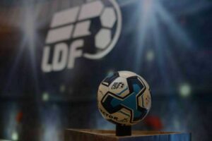 En el año 2014 alguien me preguntó si era cierto que nuestro país preparaba una liga profesional de fútbol. Ante mi respuesta afirmativa me pidió investigar cuales eran los requisitos para tener una franquicia.