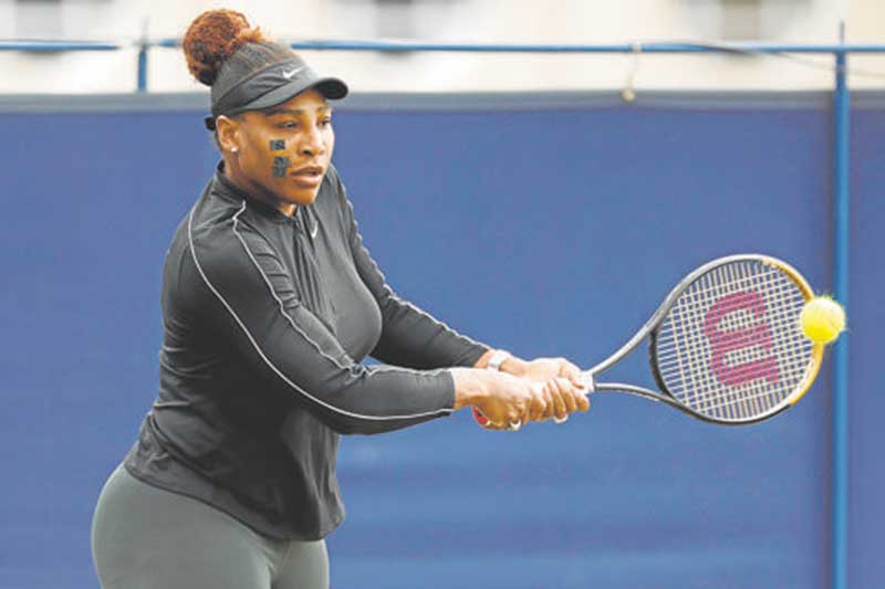 Serena Williams gana primer partido tras un año sin jugar