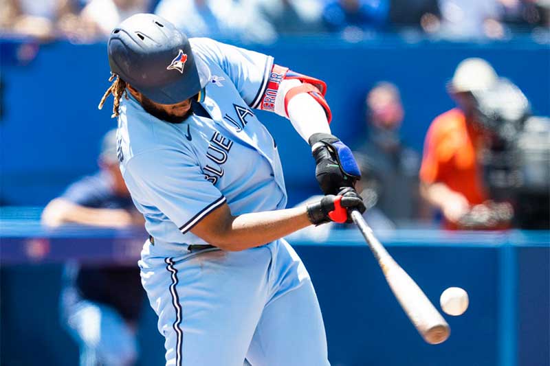 Vladimir Guerrero Jr. en camino a su mejor mes jonronero