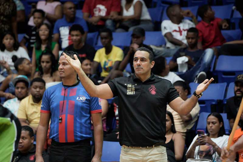 Julio Duquela asume como dirigente interino de Leones de Santo Domingo