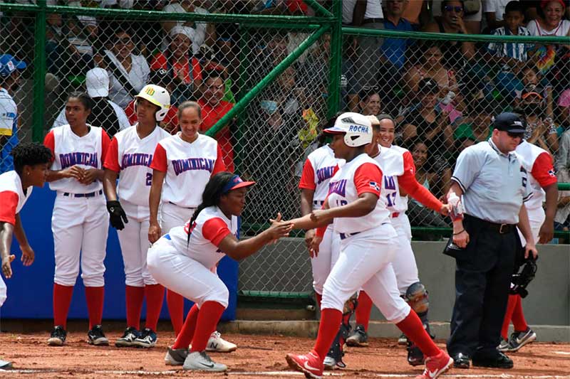 Sóftbol femenino RD noquea a Panamá en los Bolivarianos