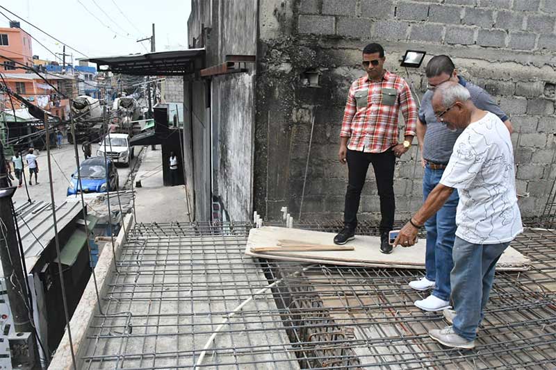 Ministro Camacho resalta ritmo construcción CDC barrio Capotillo