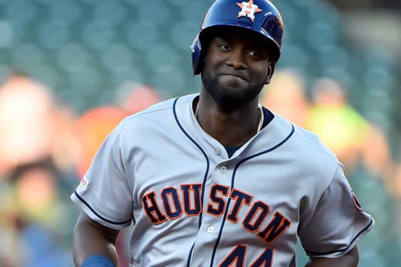 Álvarez , Altuve respaldan con HR a Verlander y vencer a K.C.