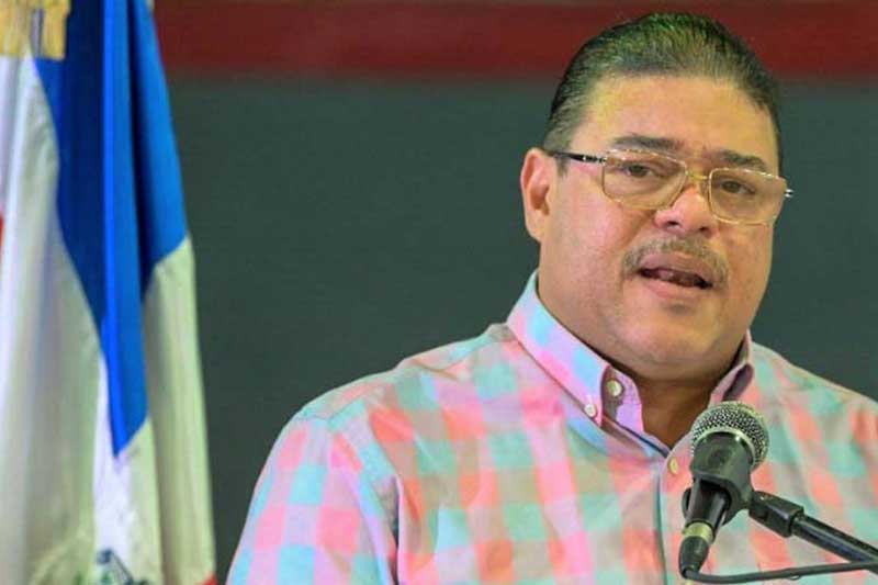 Presidente FDFF agradece a ministro de deportes por becas universitarias