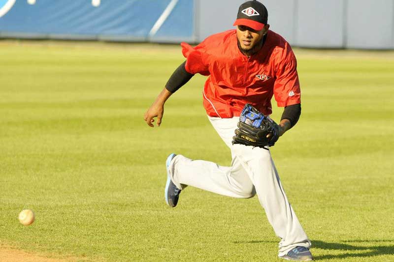 Los Leones del Escogido recibieron en un cambio desde los Gigantes del Cibao al veterano Jordany Valdespín, al big leaguer Eloy Jiménez, al jardinero Otto López y a los jugadores de liga menor Steward Berroa y Elier Hernández.