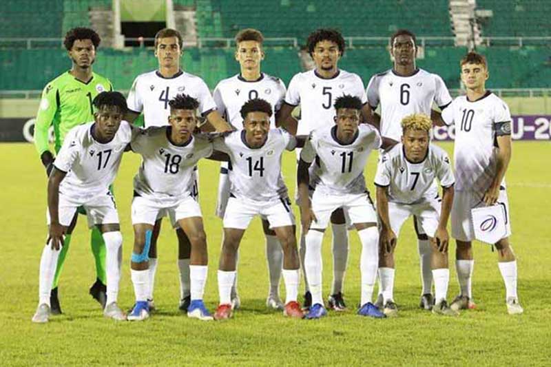 La Federación Dominicana de Fútbol (Fedofútbol) fue fundada en 1953 y se afilió a la Confederación de Norte Centro América y el Caribe (Concacaf) en 1964, alianza que le permite participar en eventos organizados por la Federación Internacional de Asociaciones de Futbol (FIFA).