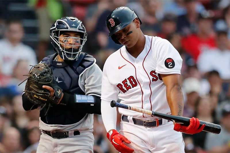 Devers seguirá fuera de juego por lesión en la espalda